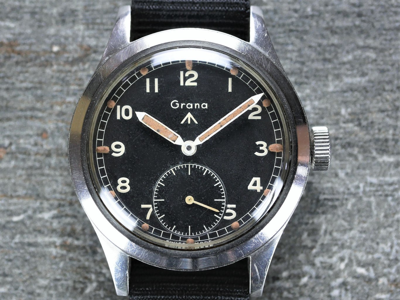 Grana - W.W.W. Dirty Dozen - WWII British Army-Issued Military Watch - –  Vintage Watch Specialist